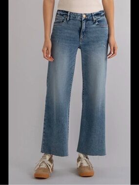 Kut from the Kloth Meg wide leg raw hem Faded Blue Jeans